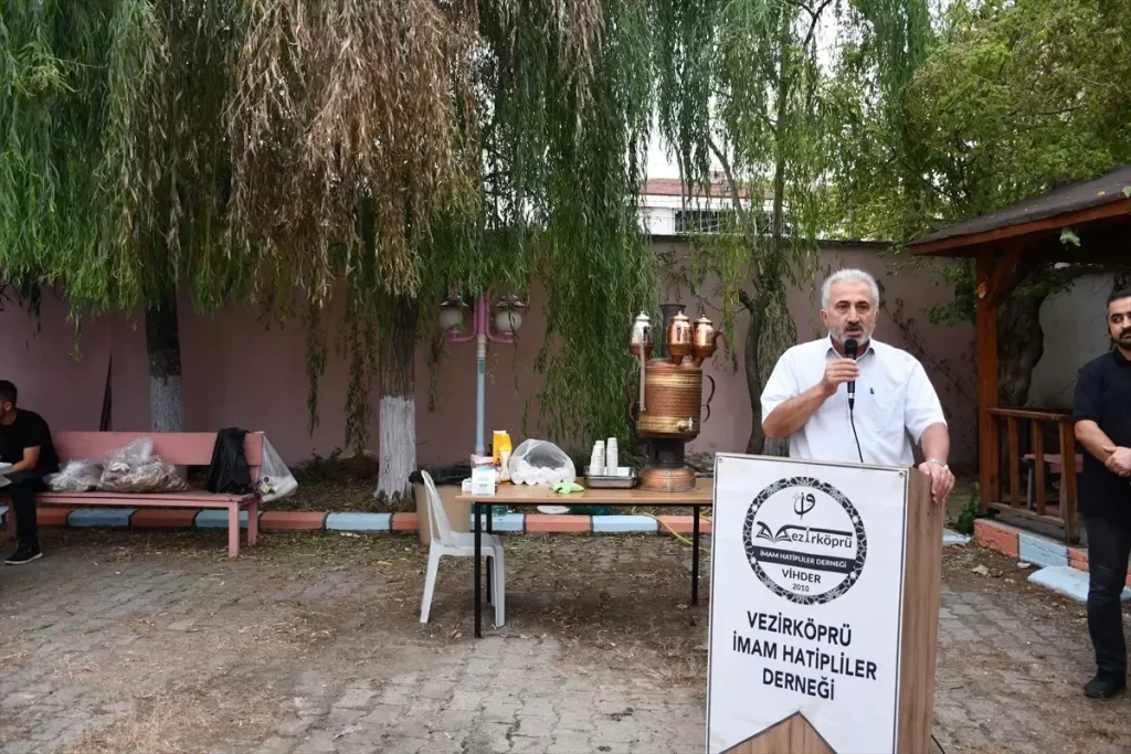 Vezirköprü İmam Hatip Lisesi Mezunları Pilav Gününde Buluştu