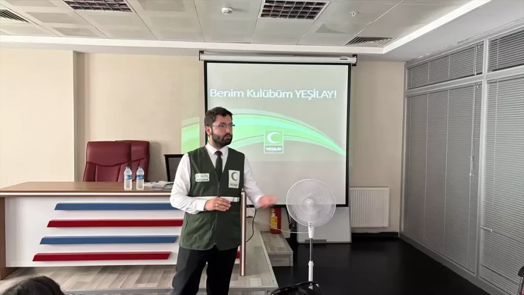 Yeşilay'dan Sporculara Bağımlılıkla Mücadele Eğitimi
