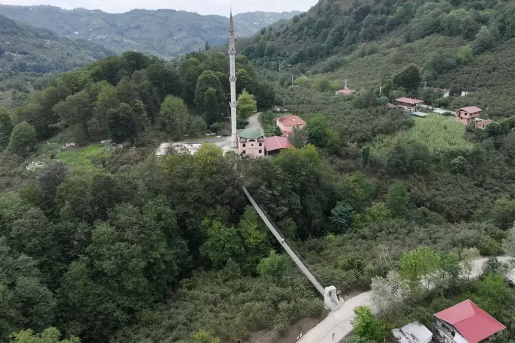 Merhum babasının isteğini yerine getirdi, görmek isteyenler köye akın etti