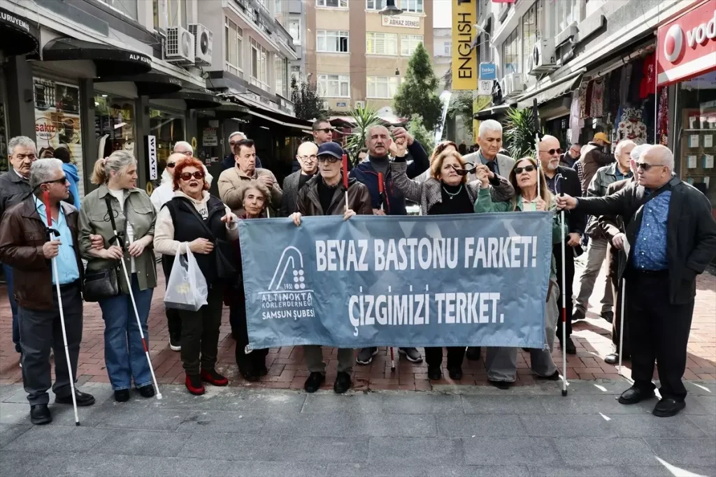 Görme Engellilerden Beyaz Baston Açıklaması