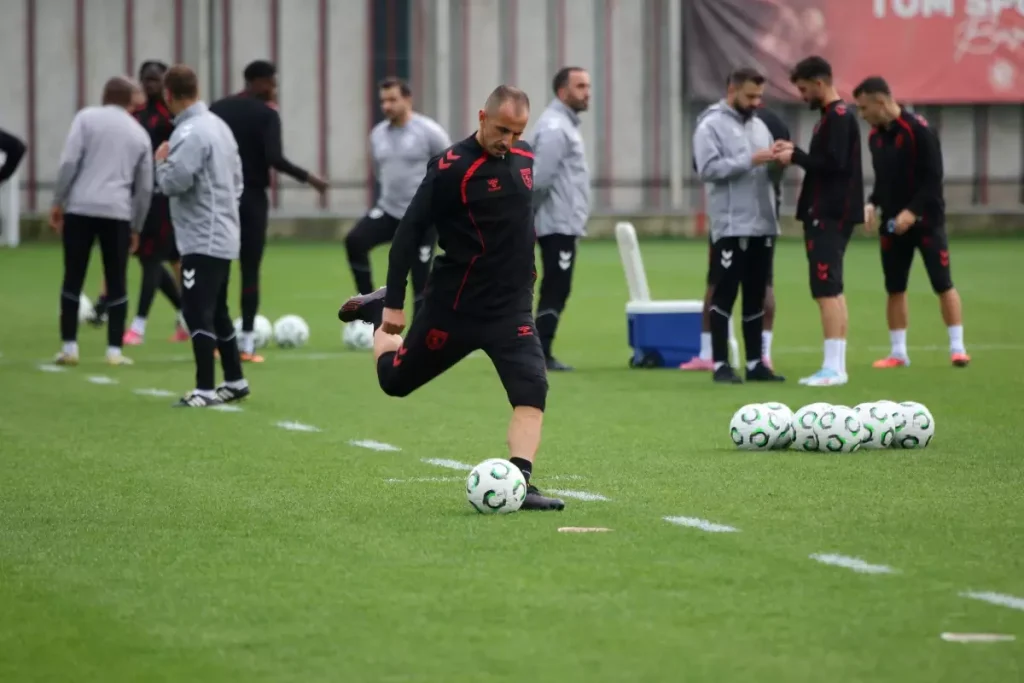 Samsunspor Dinamo Kiev Maçına Hazırlıklarını Tamamladı