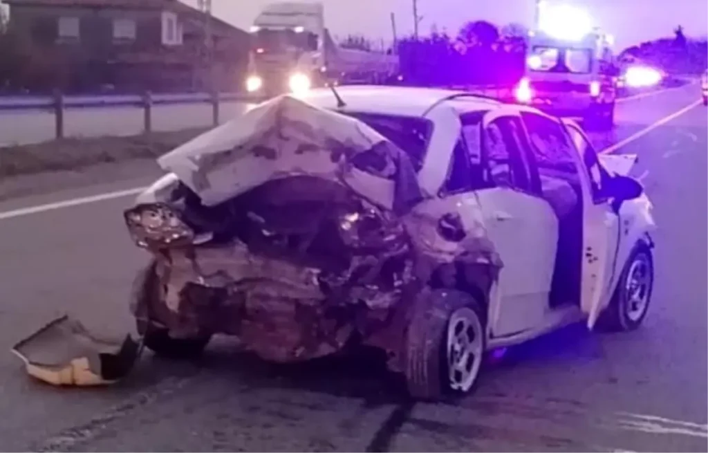 Sinop-Samsun karayolunda 3 araçlı kaza: 4 yaralı