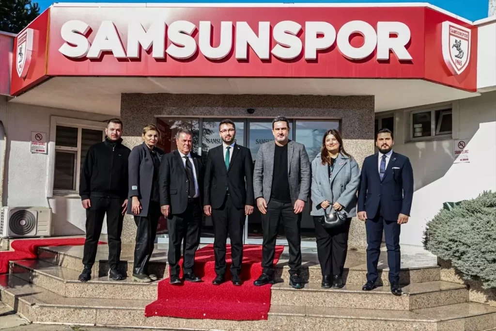 Samsun Yeşilay şubesi Samsunspora ziyaret gerçekleştirdi