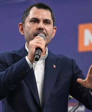 Bakan Kurum, Özgür Özel