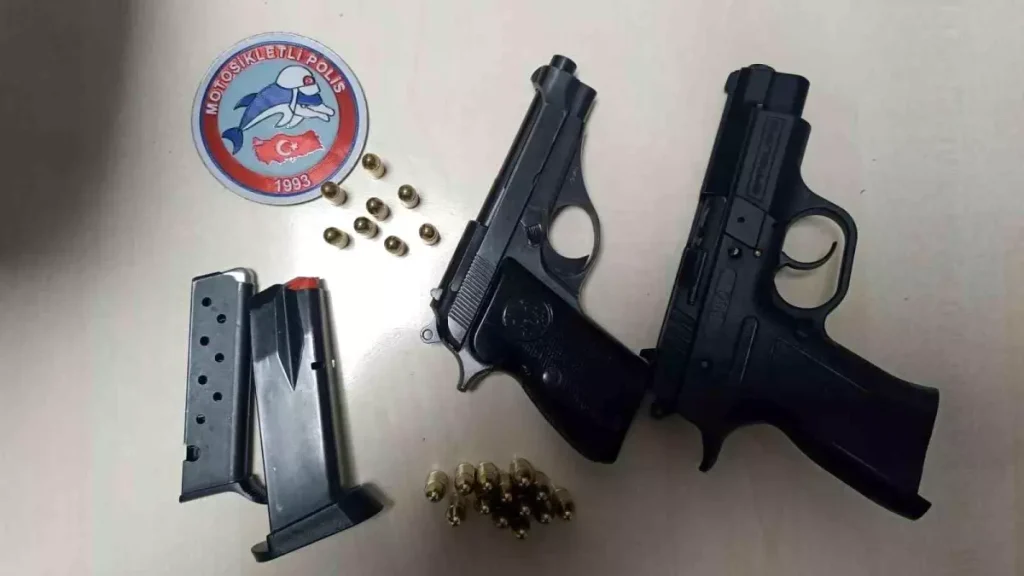 Yunus polisleri ruhsatsız silah ele geçirdi