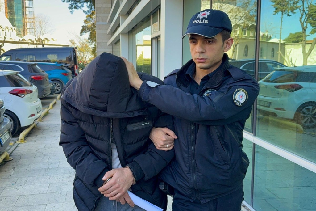 14 yaşındaki kıza cinsel tacizden tutuklandığı sırada kız babası oldu