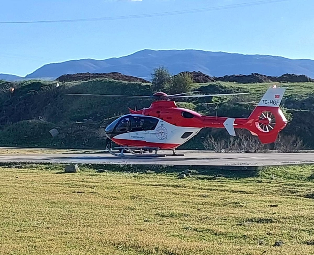 Ambulans helikopter kalp krizi geçiren hasta için havalandı
