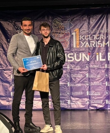 Bafra Gençlik Merkezi öğrencisi şiir yarışmasında il birincisi oldu