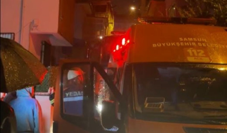 Elektrikli sobadan çıkan yangında anne ile 6 aylık bebeği dumandan etkilendi