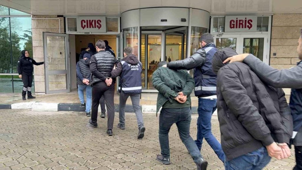 Milyonluk araç vurgunu operasyonunda 8 kişi tutuklandı