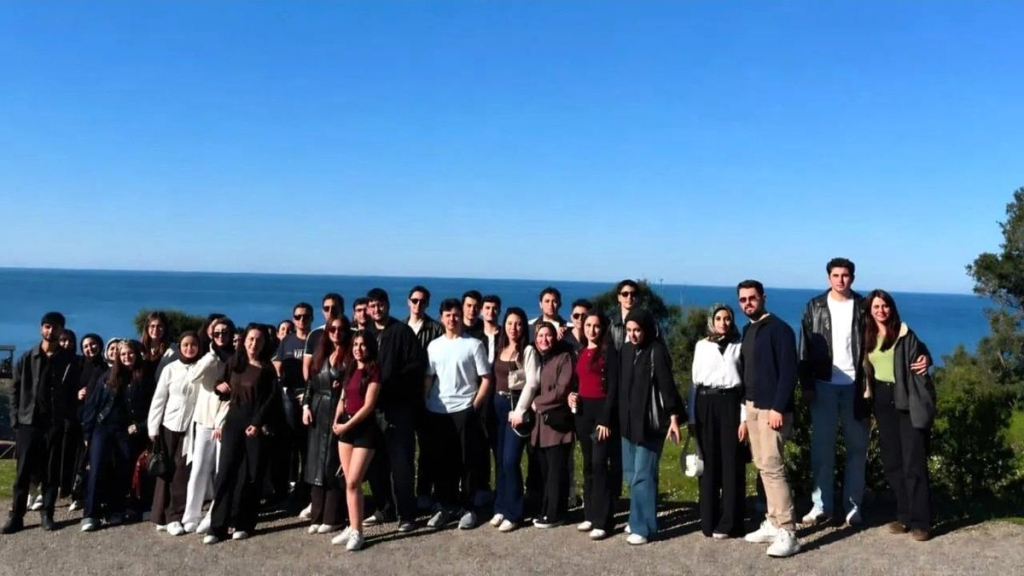 Samsunlu öğrencilerden Sinop çıkarması