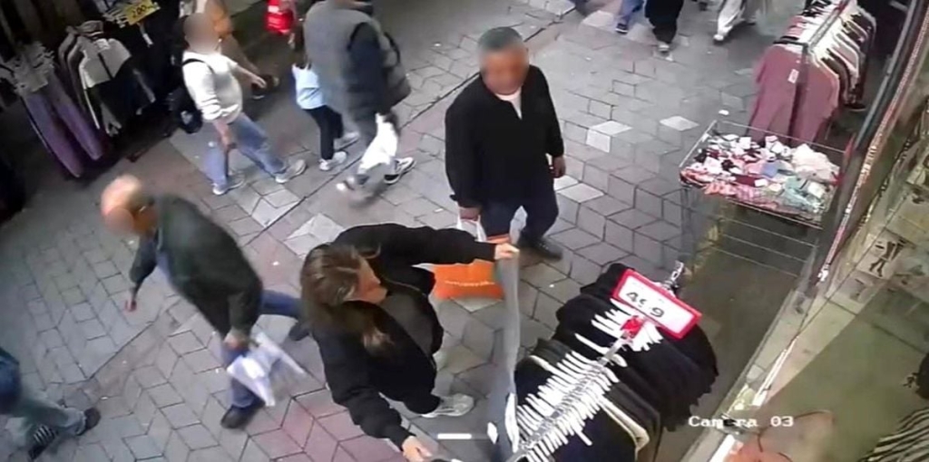 Giyim eşyası çalarken kameraya yakalanan karı koca gözaltına alındı