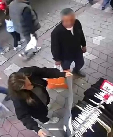 Giyim eşyası çalarken kameraya yakalanan karı koca gözaltına alındı