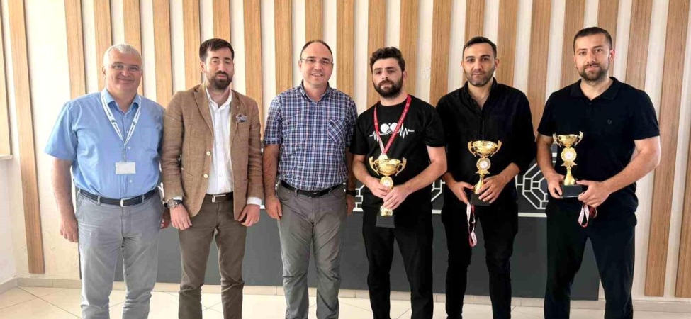 Hastane çalışanları arasında masa tenisi turnuvası