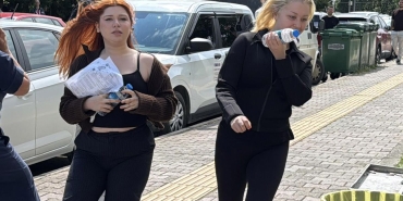 Sınava genç kalan 2 kız öğrencinin yıkıldığı an