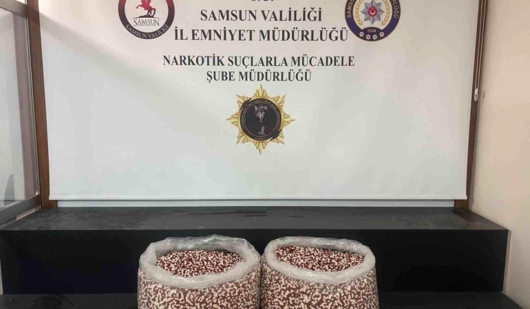 Tırın yatak bölümünde 129 bin 500 uyuşturucu hap ele geçti