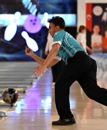 Ünilig Bowling Türkiye Şampiyonasında birinciler ödüllerini aldı