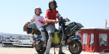 Avustralyalı baba-oğul motosikletle dünya turunda Samsun