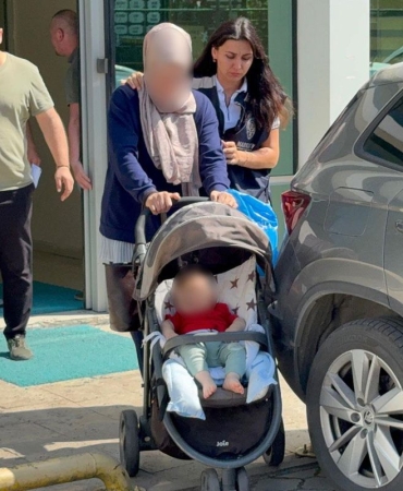 Bebek arabasında 1 kilo metamfetaminle yakalanan karı-koca tutuklandı