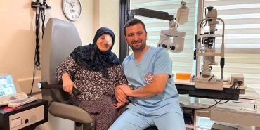 Gözlerine ışığı bu kez doktor torunu verdi