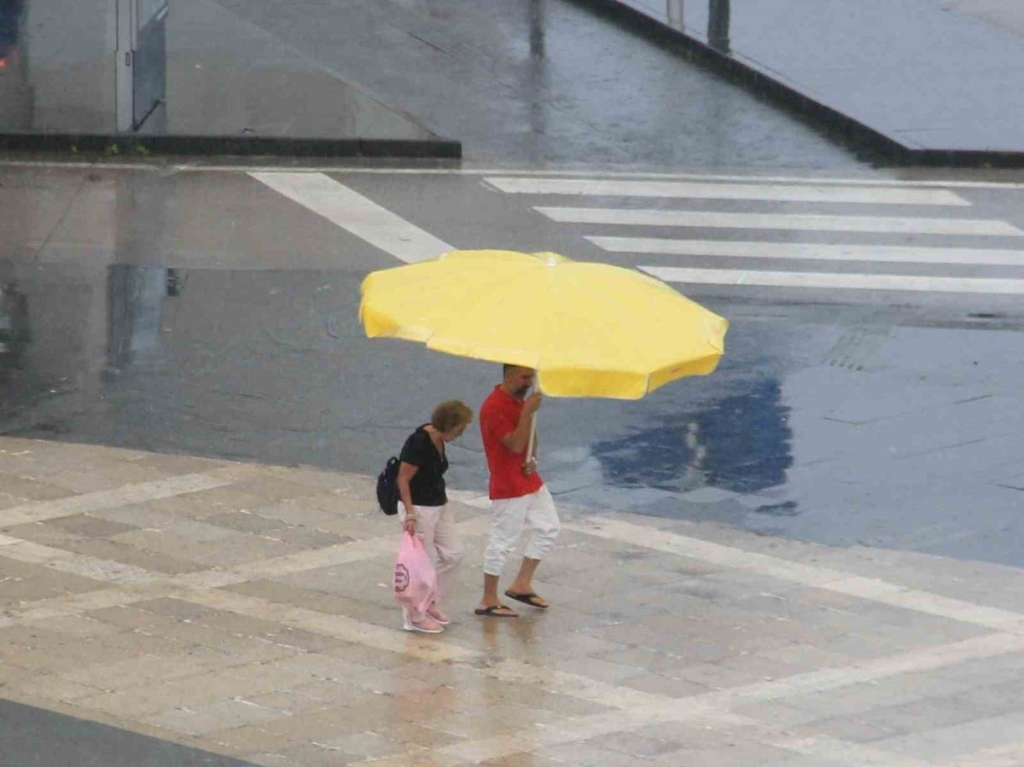 Samsun’da sağanak yağış manzaraları