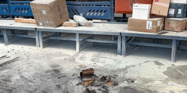 Sipariş Edilen Havai Fişeklerin İçindeki Kargo Kutusu Alev Aldı