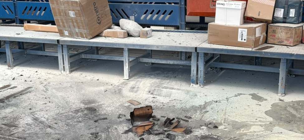 Sipariş Edilen Havai Fişeklerin İçindeki Kargo Kutusu Alev Aldı