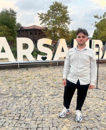 Cam Kemik Hastası Volkan Alçın: İnancıyla Yürümeyi Başardı, Çarşamba
