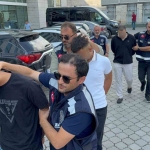 Kırtasiye sahibine tekme ve tokatlı saldırı: 3 şüpheli adliyede