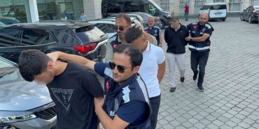 Kırtasiye sahibine tekme ve tokatlı saldırı: 3 şüpheli adliyede