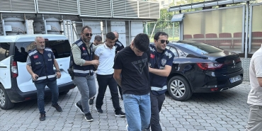 Kırtasiyeciyi darbeden 6 şüpheliden 4
