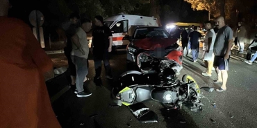 SUV ile Motosiklet Kafa Kafaya Çarpıştı: 1 Yaralı