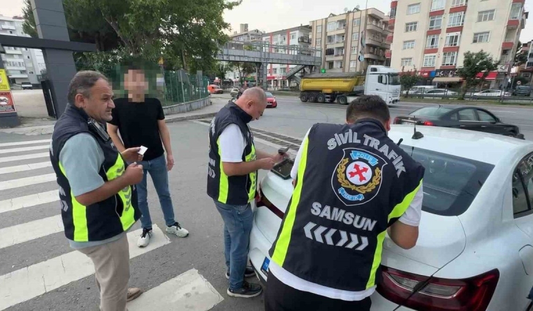 Samsun’da ’korsan taksi’ denetimi: 3 sürücüye 300 bin TL ceza
