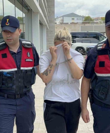 Uyuşturucu suçundan hapis cezası olan kadın yakalandı