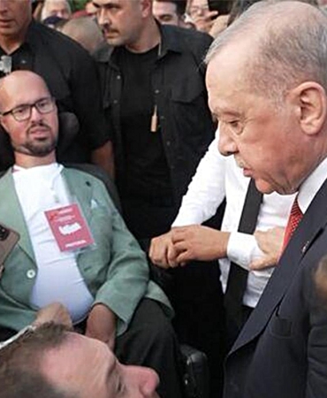 Cumhurbaşkanı Erdoğan konvoyu durdurup yanına gitti! 15 ay önceki konuşmalarını bile unutmadı