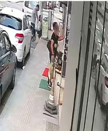 Fırın Kapısındaki Pastırmayı Kadın Aldı