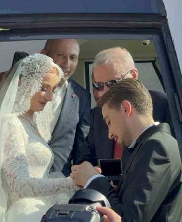 Gelin ve damat düğün salonu yerine Erdoğan