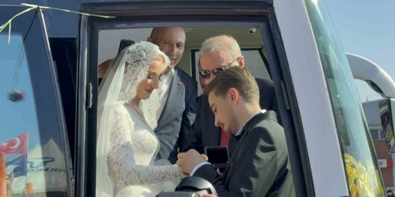 Gelin ve damat düğün salonu yerine Erdoğan