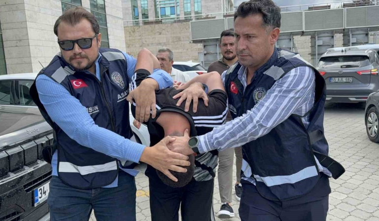 İçinde husumetlisi var zannedip boş araca kurşun yağdırdı