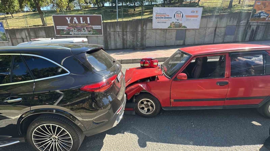 Samsun’da Tofaş, lüks SUV’a arkadan çarptı: 1 yaralı