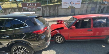 Samsun’da Tofaş, lüks SUV’a arkadan çarptı: 1 yaralı