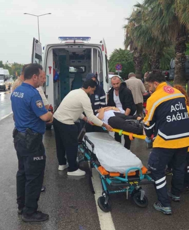 Samsun’da motosiklet yayaya çarptı: 2 yaralı