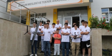 Samsun’da öğrenciler, liseler seviyesinde tek olan insansız hava aracı tasarladı