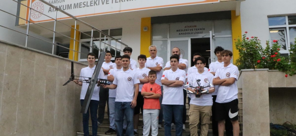 Samsun’da öğrenciler, liseler seviyesinde tek olan insansız hava aracı tasarladı