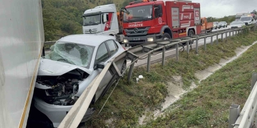 Samsun’da otomobil tırla çarpıştı: 2 yaralı