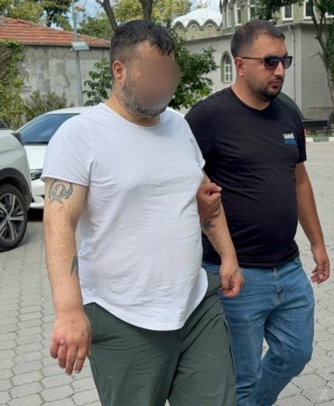 Sokakta bıçaklı dehşet! Hiç tanımadığı kadını bıçakladı