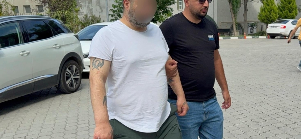 Sokakta bıçaklı dehşet! Hiç tanımadığı kadını bıçakladı