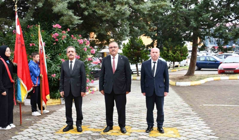 Vezirköprü’de İlköğretim Haftası kutlandı