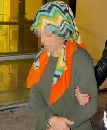3 çocuk annesine