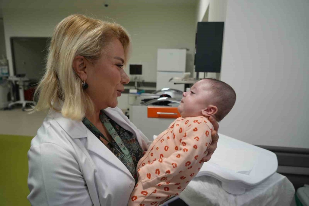 720 gram doğan Bahar bebek, 104 günlük tedavinin ardından 5 kilo 775 grama ulaştı